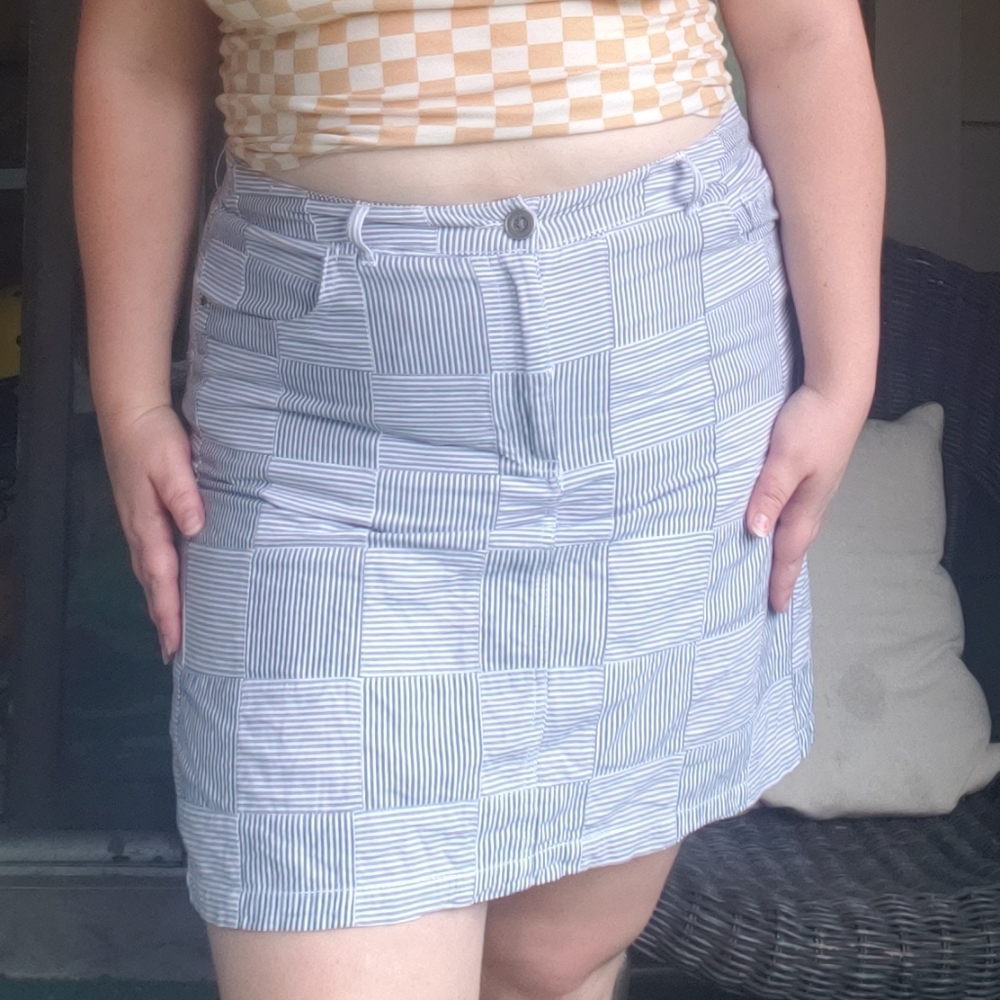 Grey striped checkerboard mini skort